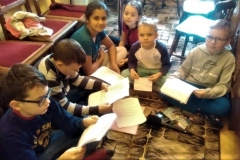 nagrywamy w naszym "studio", mamy sprzęt nagrywający profesjonalny z Radia Maryja