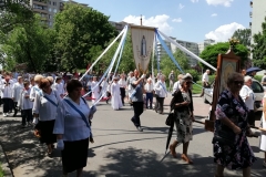 Przepiekna słoneczna pogoda towarzyszy procesji